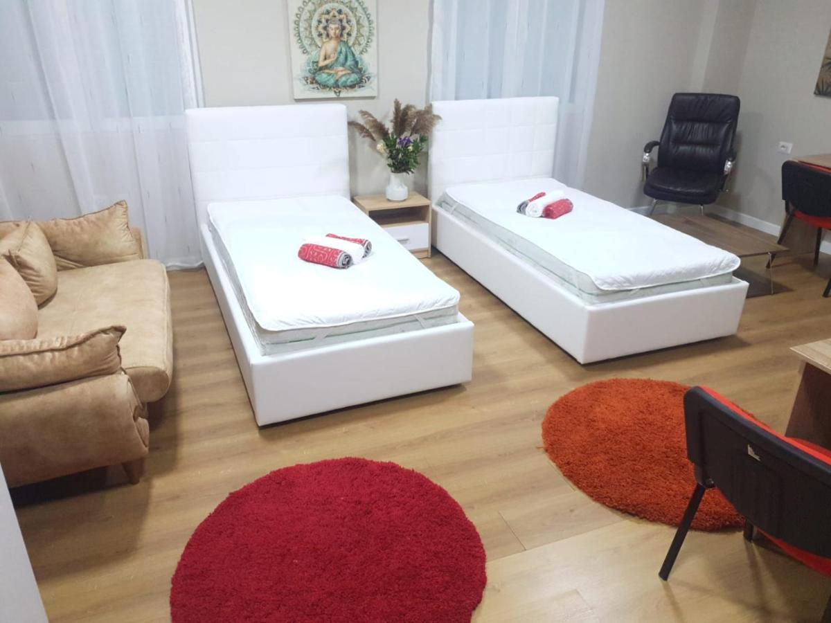 Lovely Apartment On Tirana City Center טיראנה מראה חיצוני תמונה